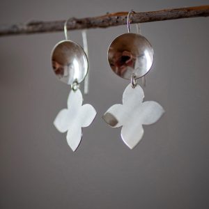 Pendientes Crucífera